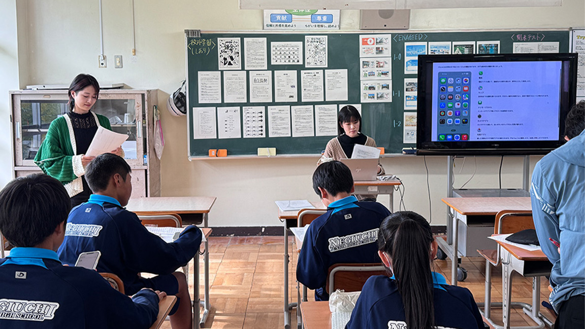 学校での説明会の写真